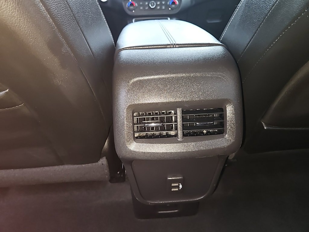 Used 2024 GMC Terrain SLT image 23