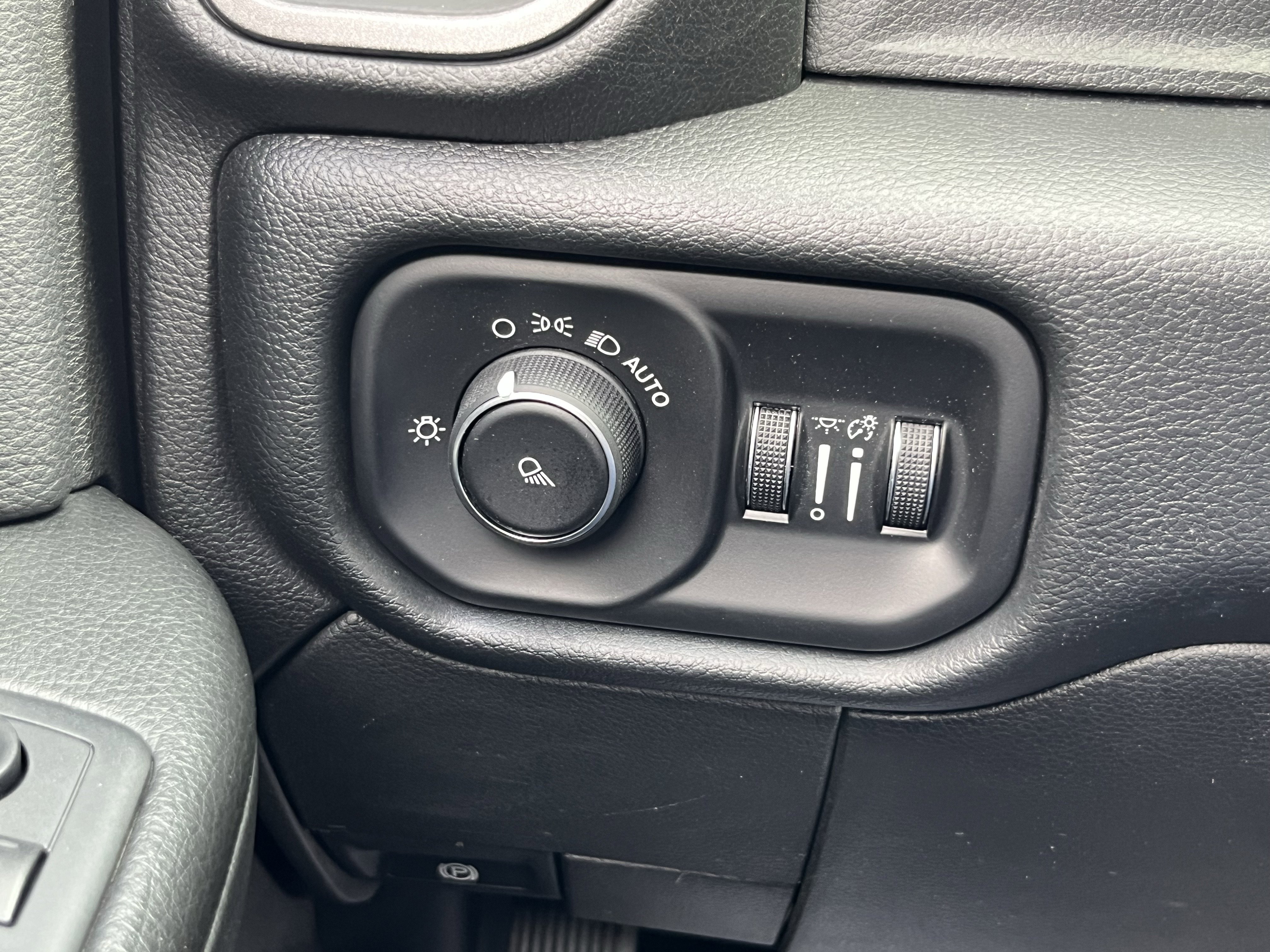 Used 2019 RAM 2500 Tradesman image 24