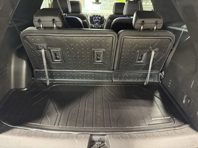 Used 2023 Chevrolet Traverse Premier image 38