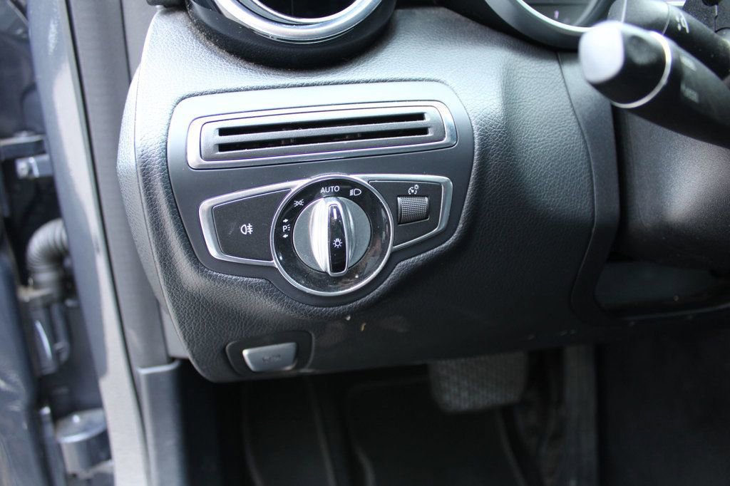 Used 2015 Mercedes-Benz C 300 4MATIC Sedan image 27