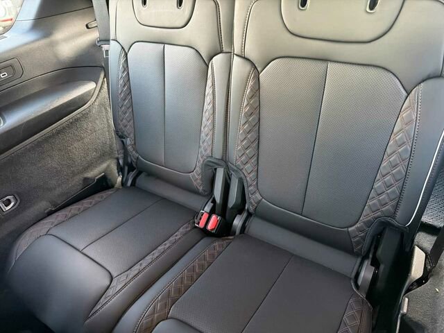 Used 2024 Jeep Grand Cherokee L Summit AWD/4WD image 10
