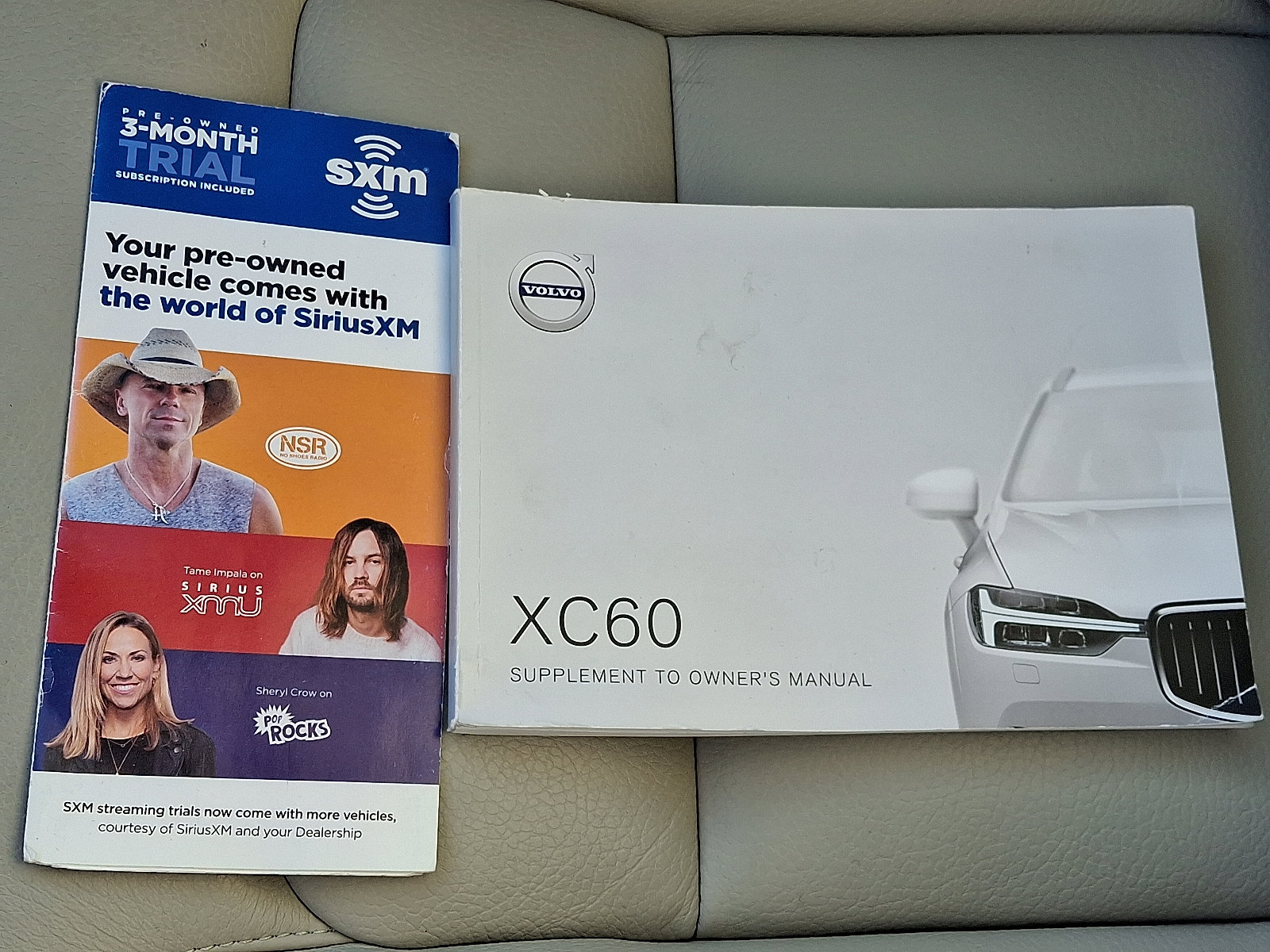 Used 2019 Volvo XC60 T6 Momentum w/ Multimedia Package image 28