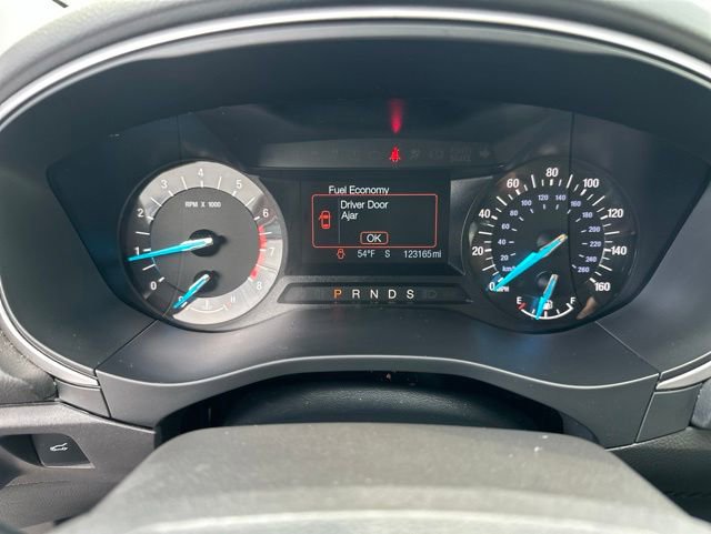 Used 2014 Ford Fusion SE FWD image 16