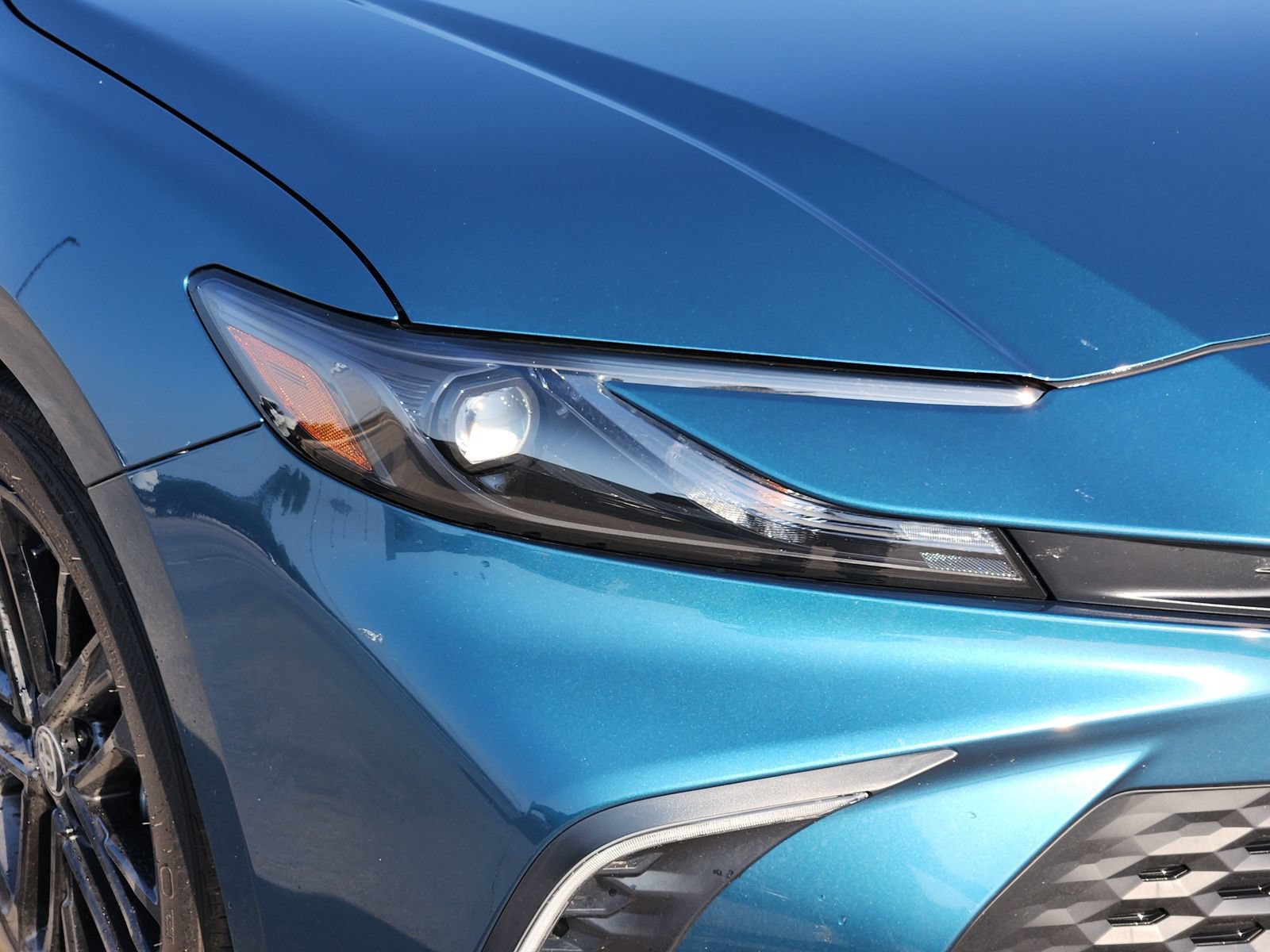 Used 2025 Toyota Camry SE w/ Convenience Package FWD image 10