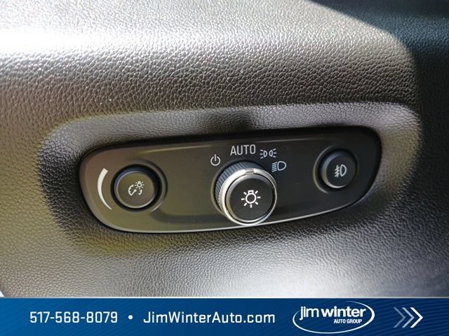 Used 2021 Chevrolet Traverse LT FWD image 22
