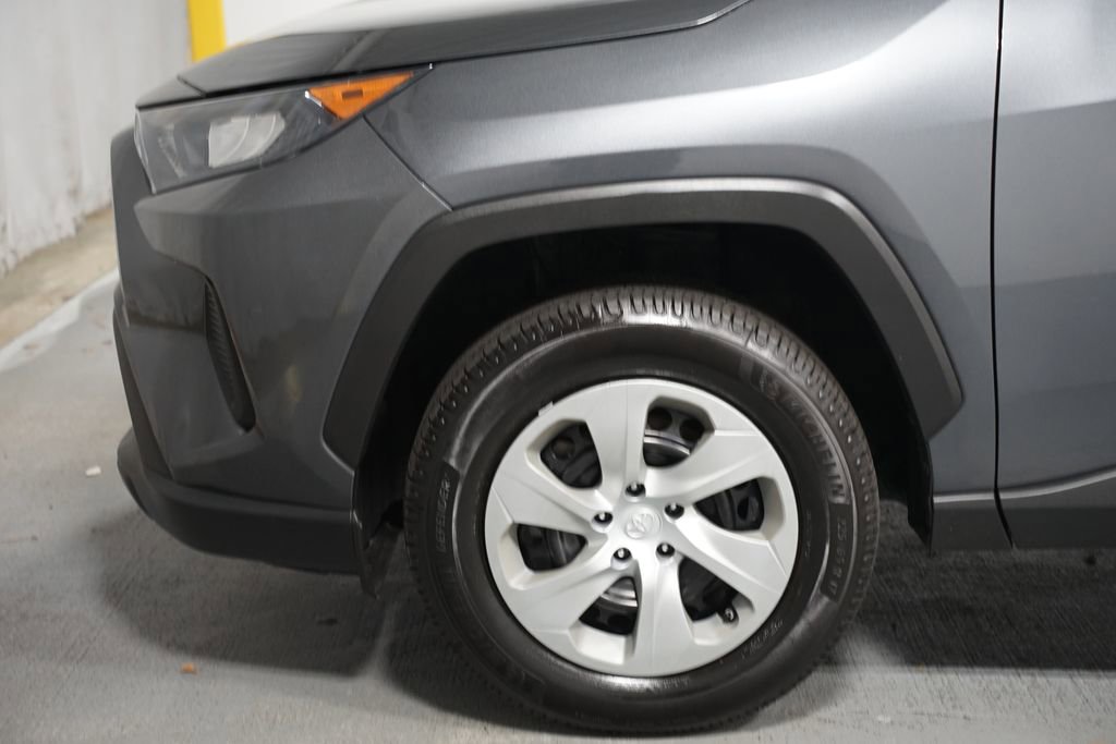 Certified 2021 Toyota RAV4 LE image 5