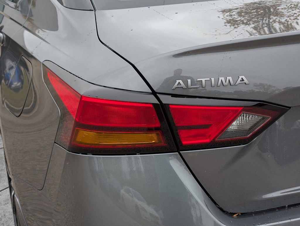 New 2025 Nissan Altima 2.5 SR w/ SR Premium Package image 13