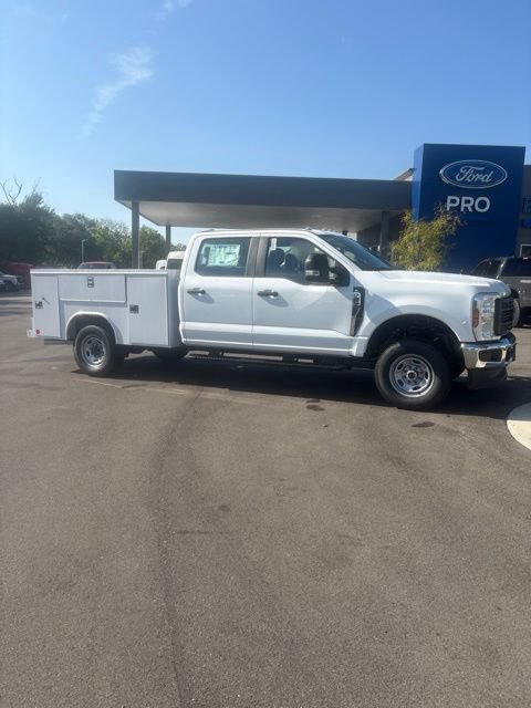 New 2026 Ford F250 XL w/ XL Chrome Package AWD/4WD video 2