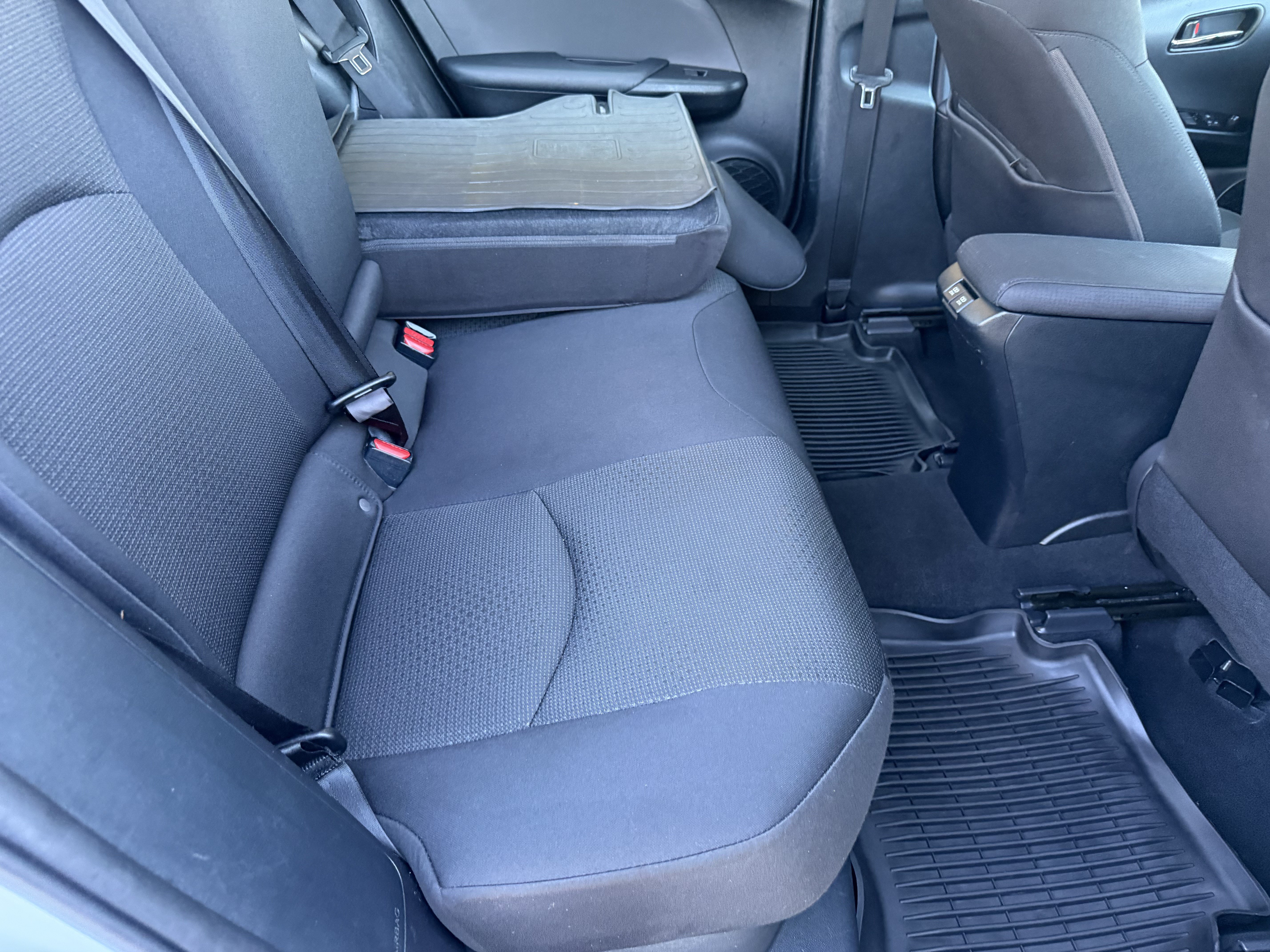 Used 2022 Toyota Prius LE AWD/4WD image 26