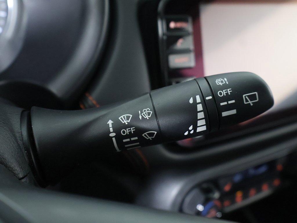 Used 2023 Nissan Kicks SR w/ SR Premium Package image 38