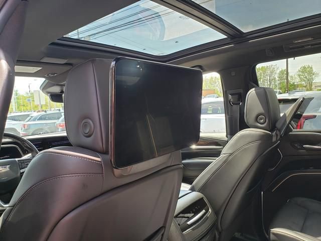 Used 2021 Cadillac Escalade Premium Luxury w/ Performance Package AWD/4WD image 20