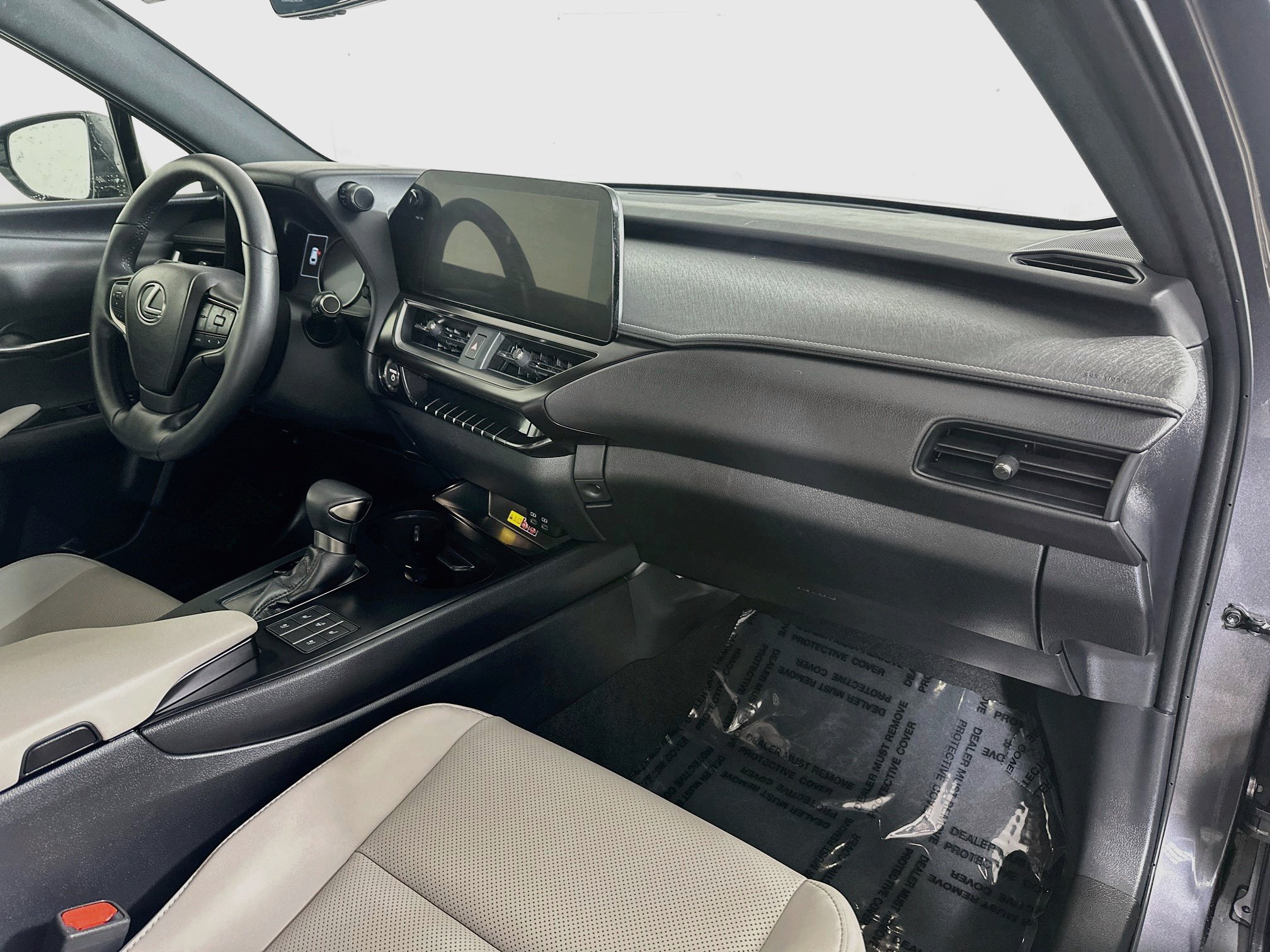 Used 2024 Lexus UX 250h AWD w/ Premium Package image 27