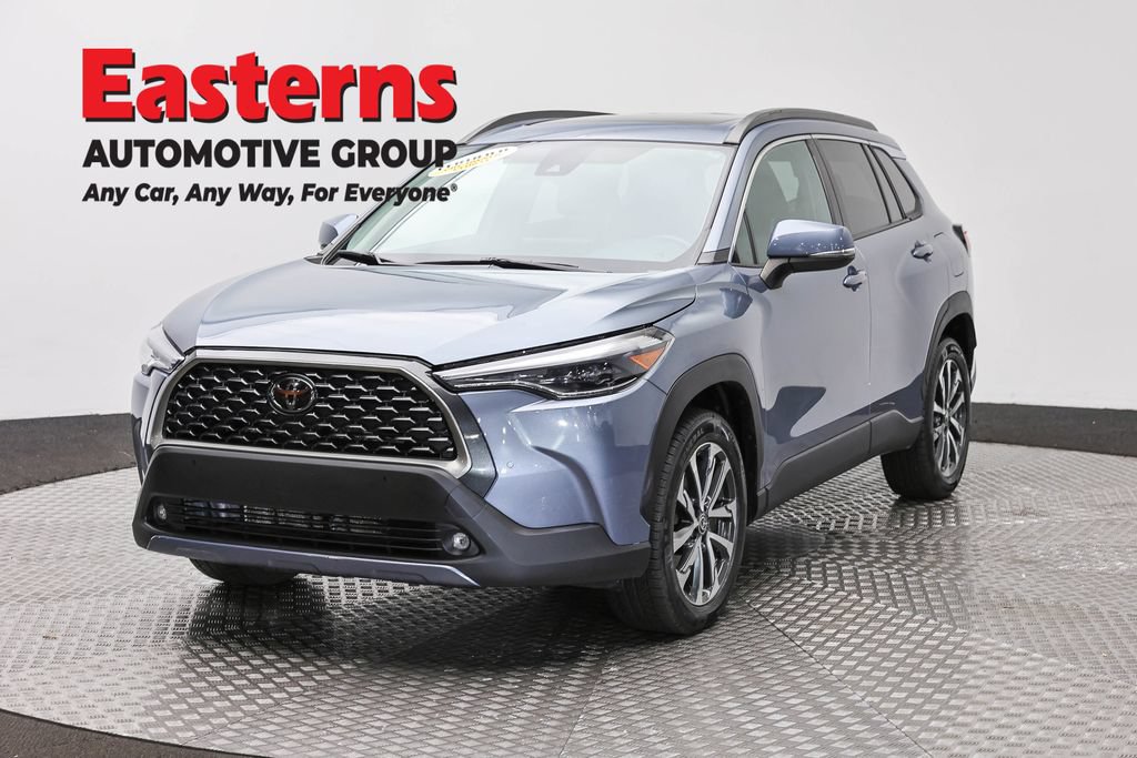 Used 2022 Toyota Corolla Cross XLE w/ Convenience Package AWD/4WD video 1