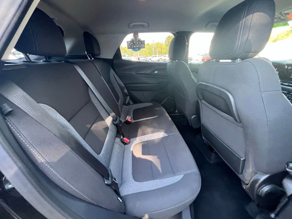 Used 2025 Chevrolet TrailBlazer LT FWD image 16