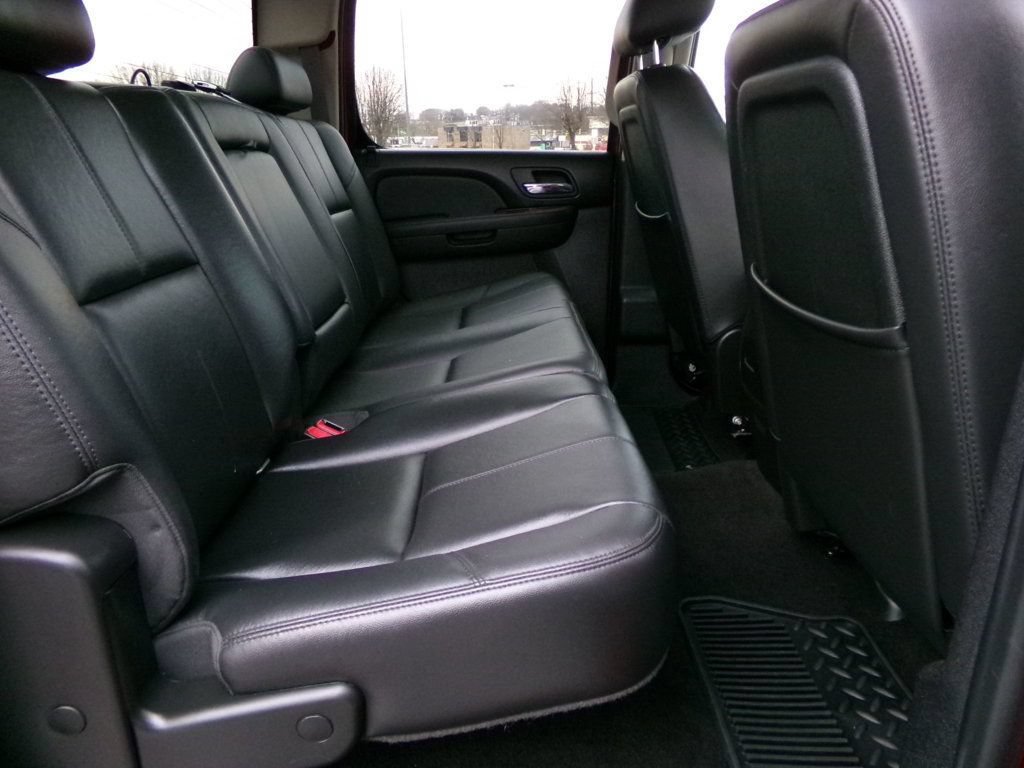 Used 2011 GMC Sierra 3500 SLT w/ SLT Convenience Package AWD/4WD image 10
