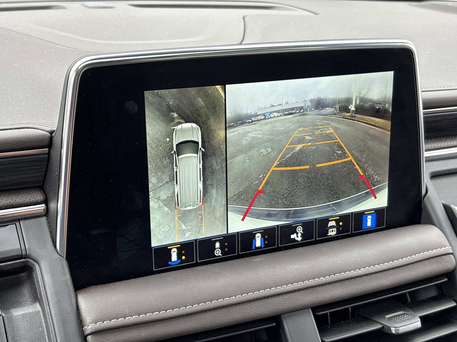 Certified 2023 GMC Yukon SLT w/ SLT Luxury Package image 24