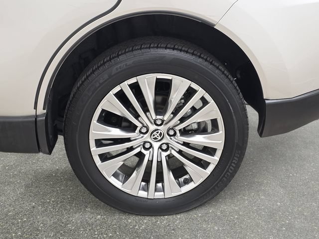 Certified 2024 Toyota Venza Limited AWD/4WD image 29