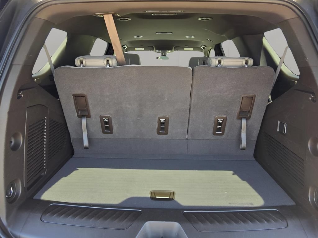 Used 2022 GMC Yukon SLE w/ Gmc Pro Safety Plus Package AWD/4WD image 9