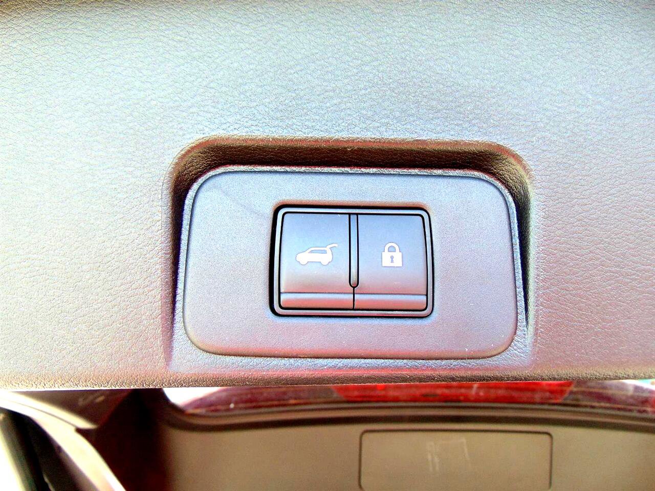 Used 2024 Nissan Rogue SV image 14