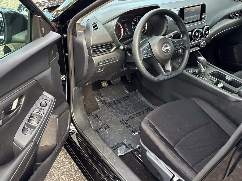 Certified 2025 Nissan Sentra S FWD image 8