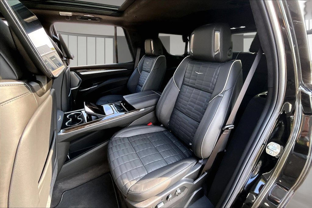 New 2026 Cadillac Escalade Platinum Sport AWD/4WD image 10