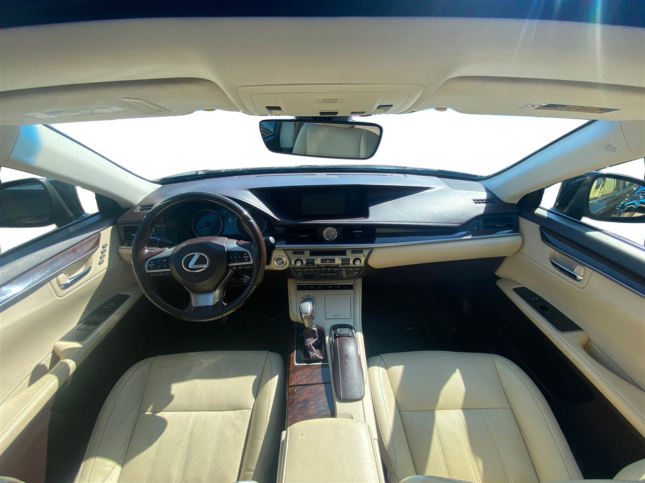 Used 2016 Lexus ES 350 w/ Luxury Package w/Wood Trim image 33