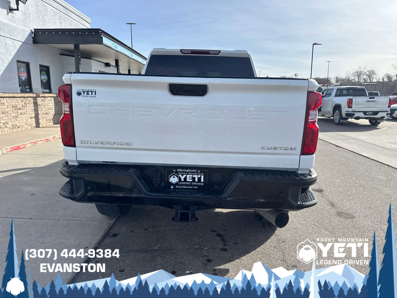 Used 2024 Chevrolet Silverado 2500 Custom w/ Custom Value Package image 4