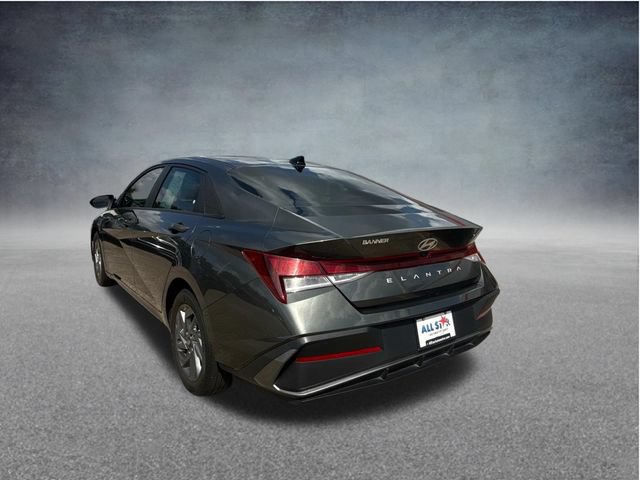 Used 2024 Hyundai Elantra SEL FWD image 7
