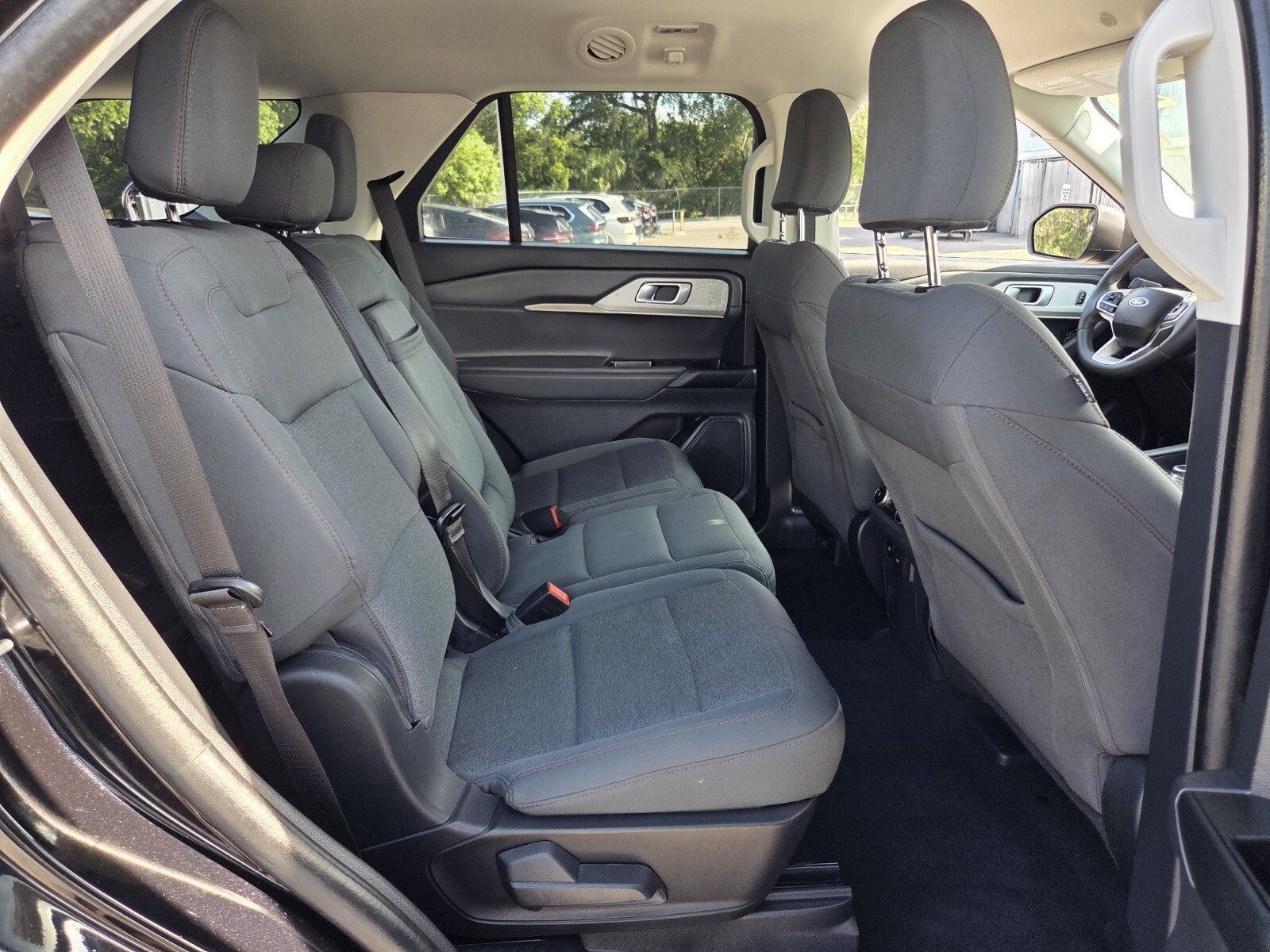 Used 2025 Ford Explorer Active RWD image 16
