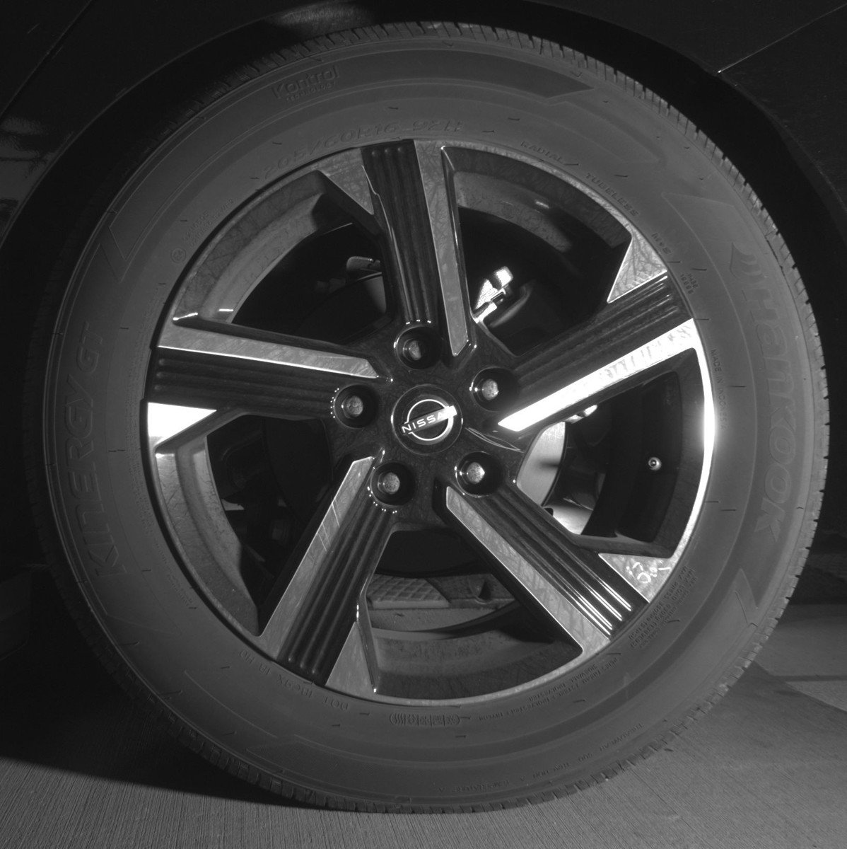 Used 2025 Nissan Sentra SV image 14