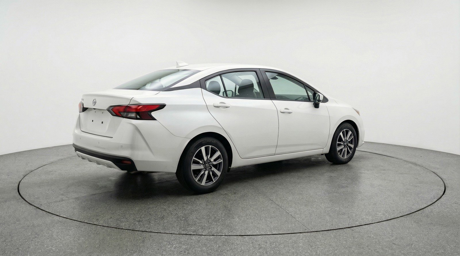 Used 2025 Nissan Versa SV FWD image 9