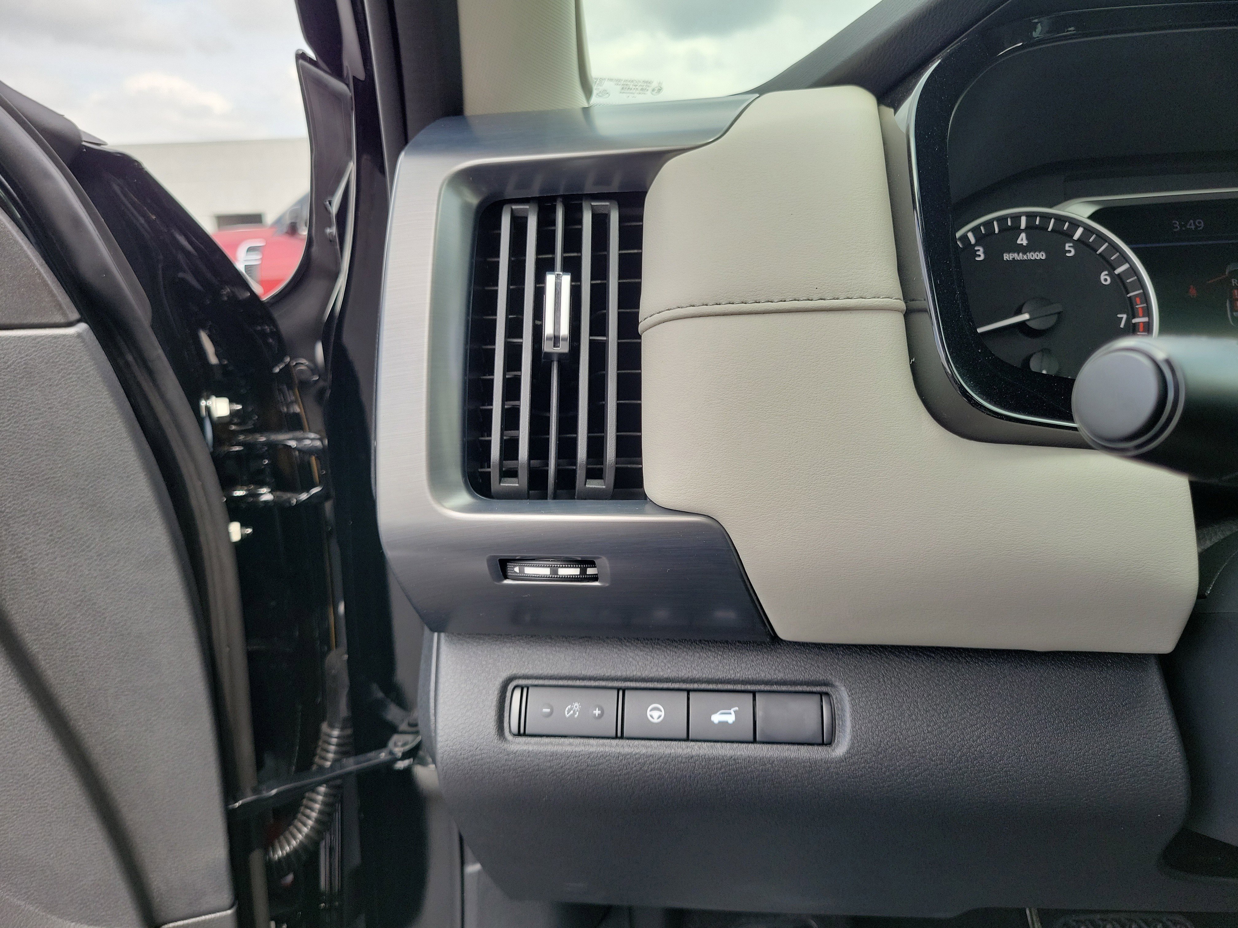 Used 2025 Nissan Pathfinder SL w/ SL Premium Package image 20