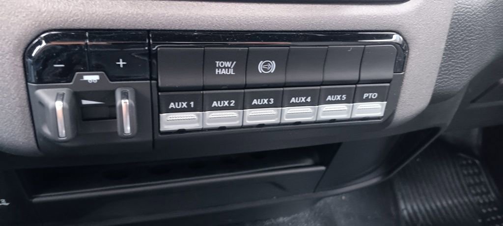 New 2024 RAM 5500 Tradesman AWD/4WD image 22