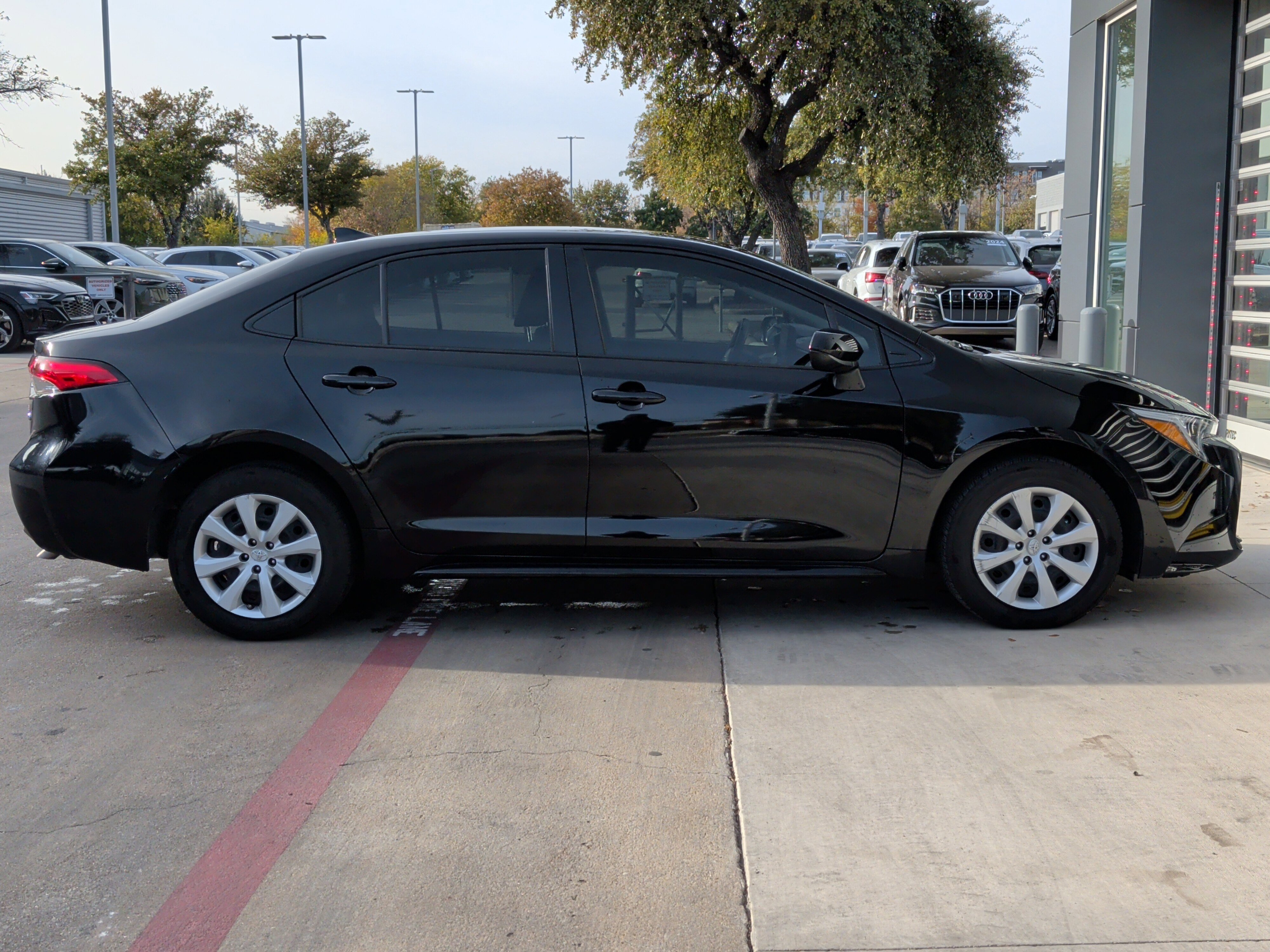 Used 2023 Toyota Corolla LE image 22