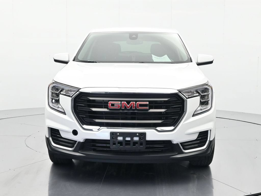 Used 2024 GMC Terrain SLE AWD/4WD image 2