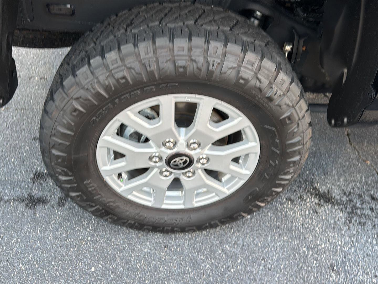 Certified 2024 Toyota Tacoma SR5 image 31