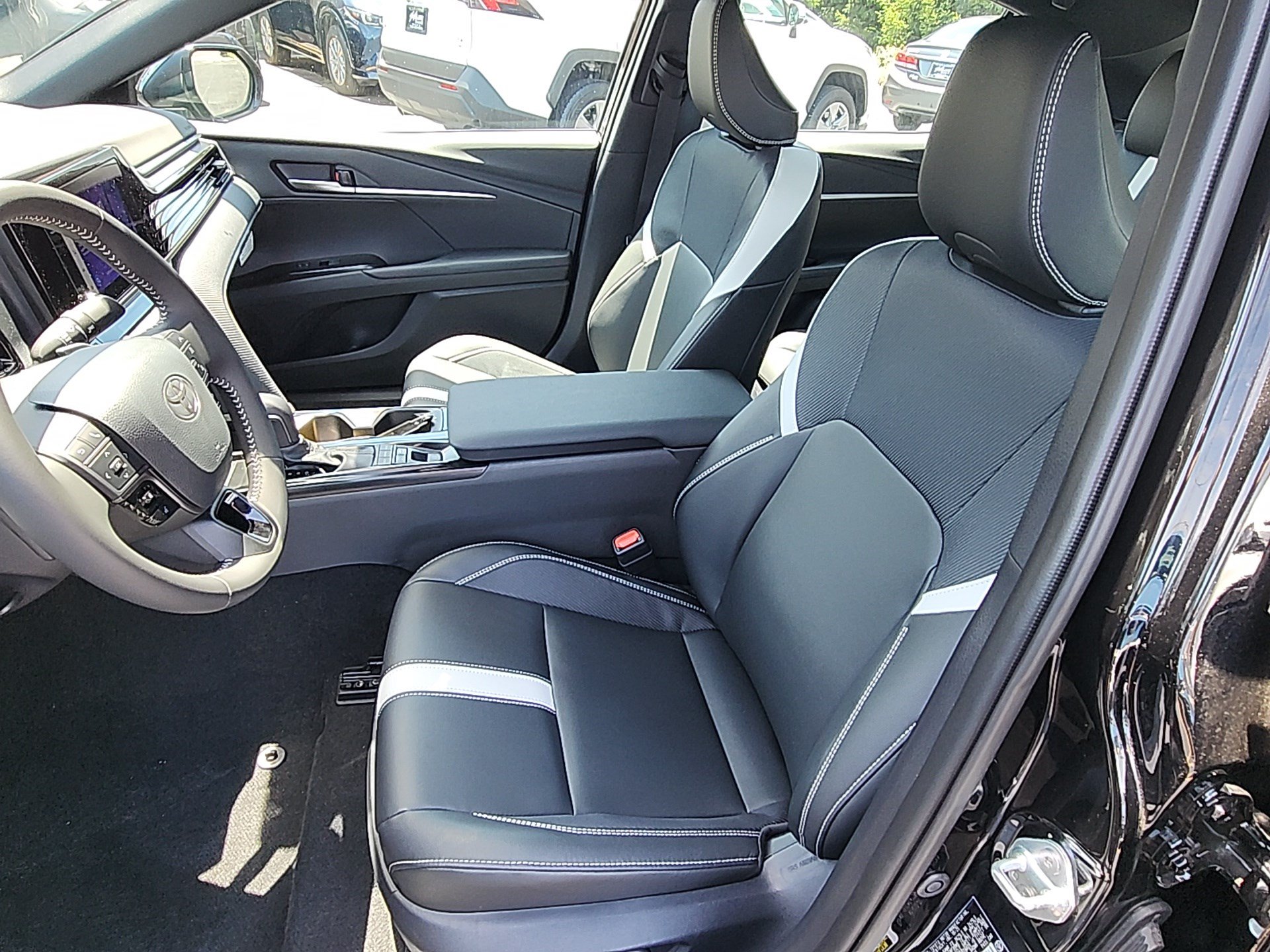 Used 2026 Toyota Camry SE w/ Convenience Package FWD image 20
