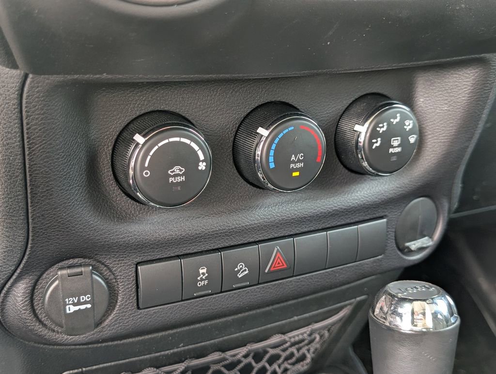 Used 2016 Jeep Wrangler Sport image 28