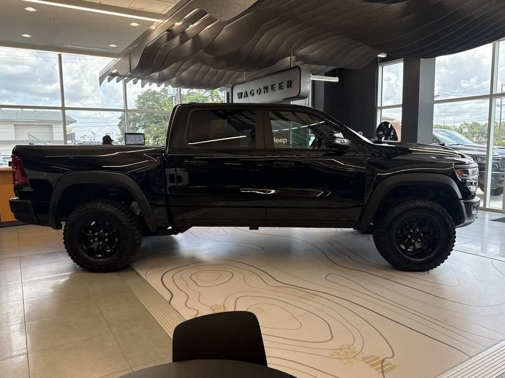 New 2027 RAM 1500 4x4 Crew Cab image 4