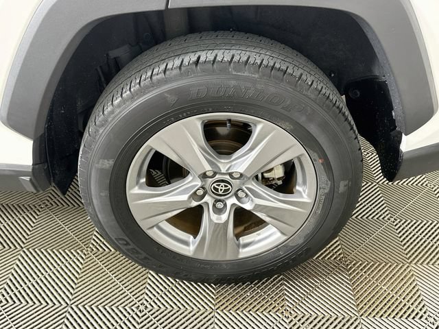 Used 2022 Toyota RAV4 XLE w/ Convenience Package FWD image 22