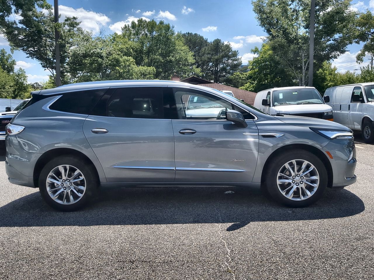 Used 2024 Buick Enclave Avenir FWD image 9