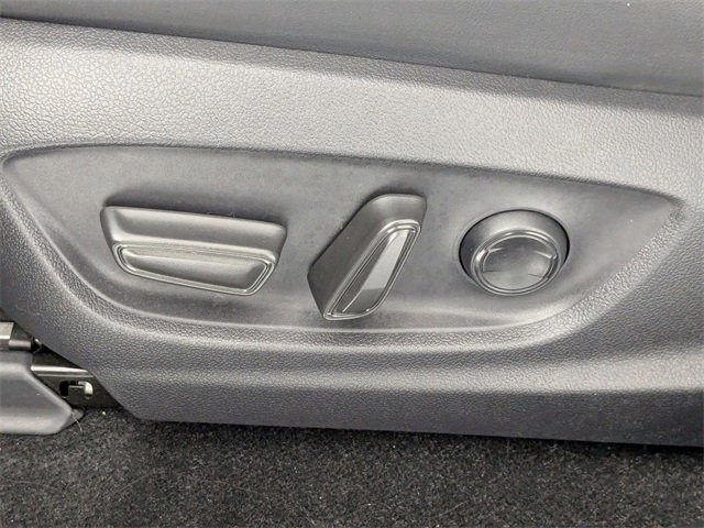 Used 2025 Toyota Crown XLE image 13