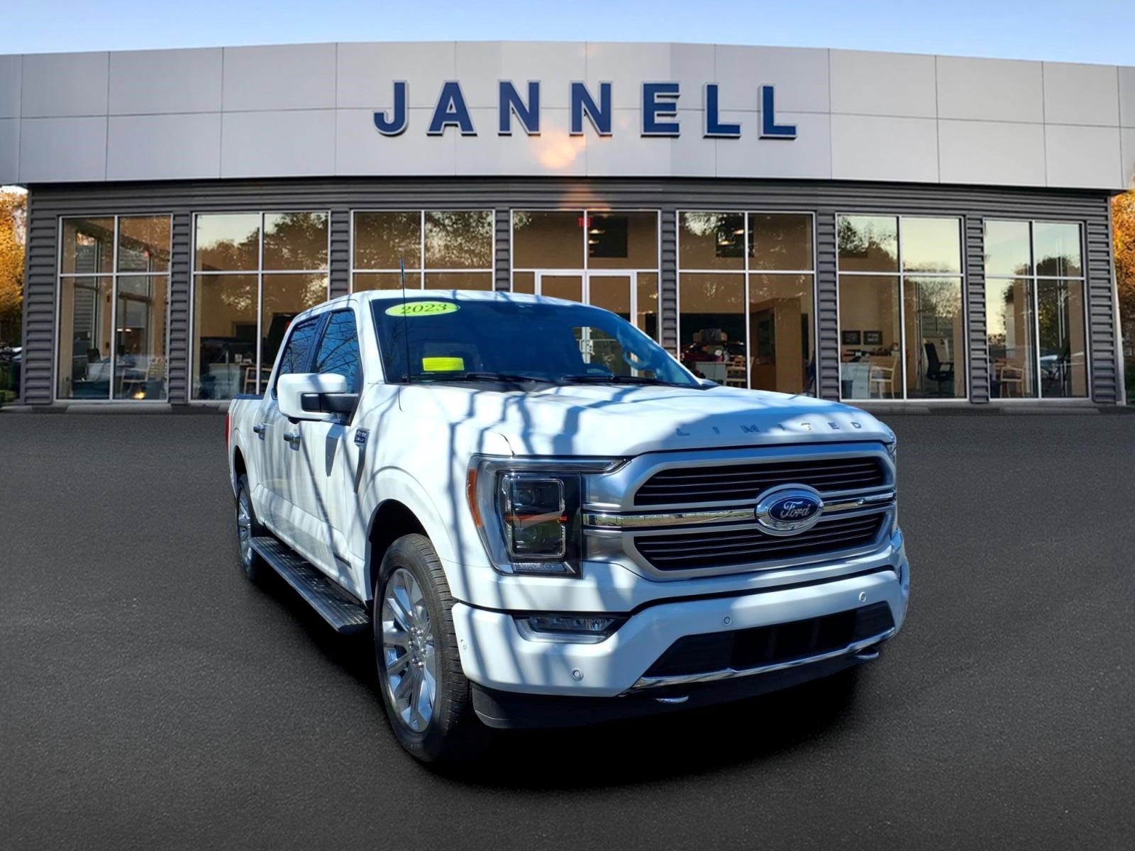 Used 2023 Ford F150 Limited image 3