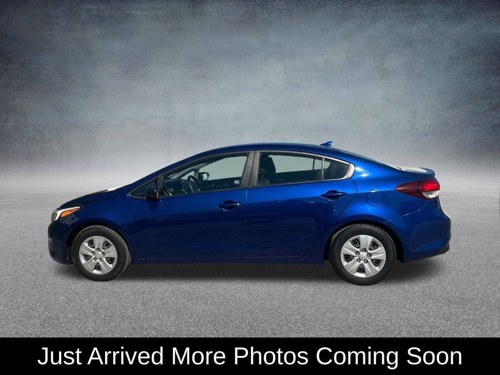 Used 2017 Kia Forte LX FWD image 2