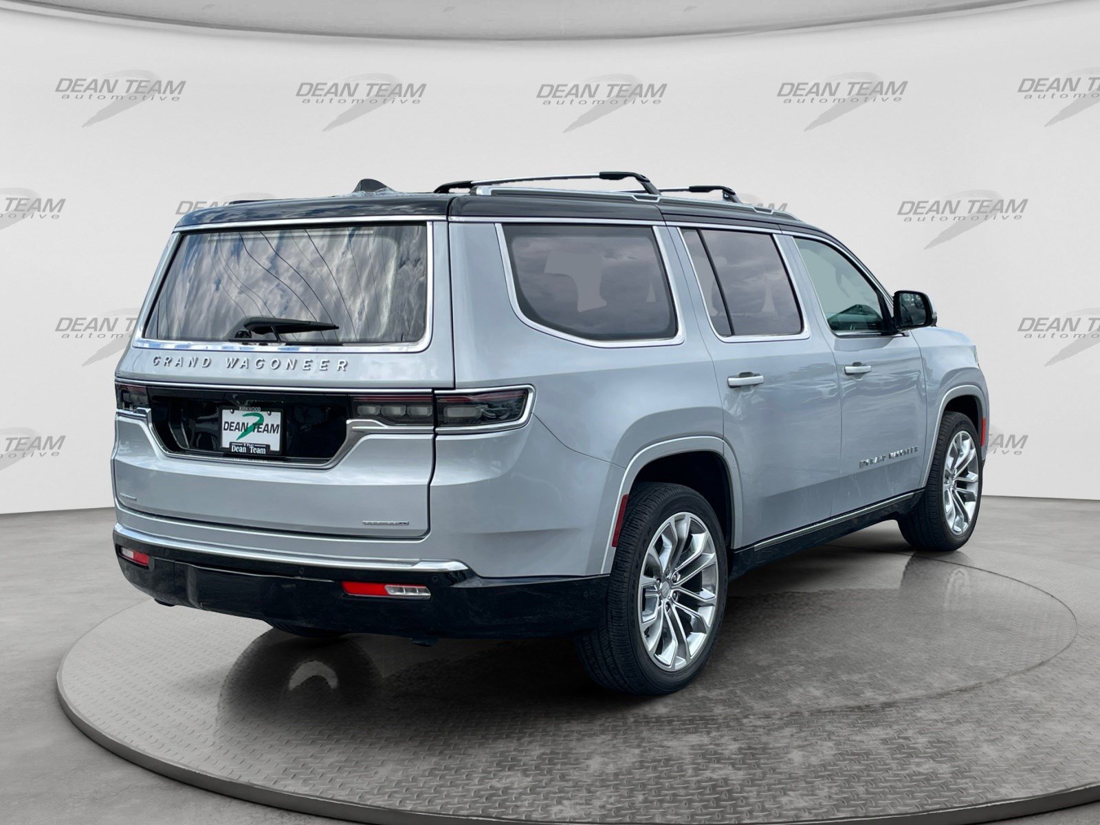 Used 2022 Jeep Grand Wagoneer Series II w/ Premium Group II AWD/4WD image 8