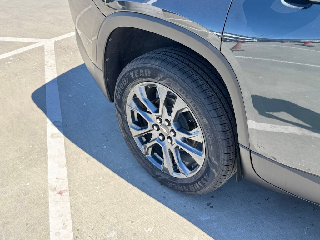 Used 2020 Chevrolet Traverse RS w/ LPO, Floor Liner Package FWD image 26