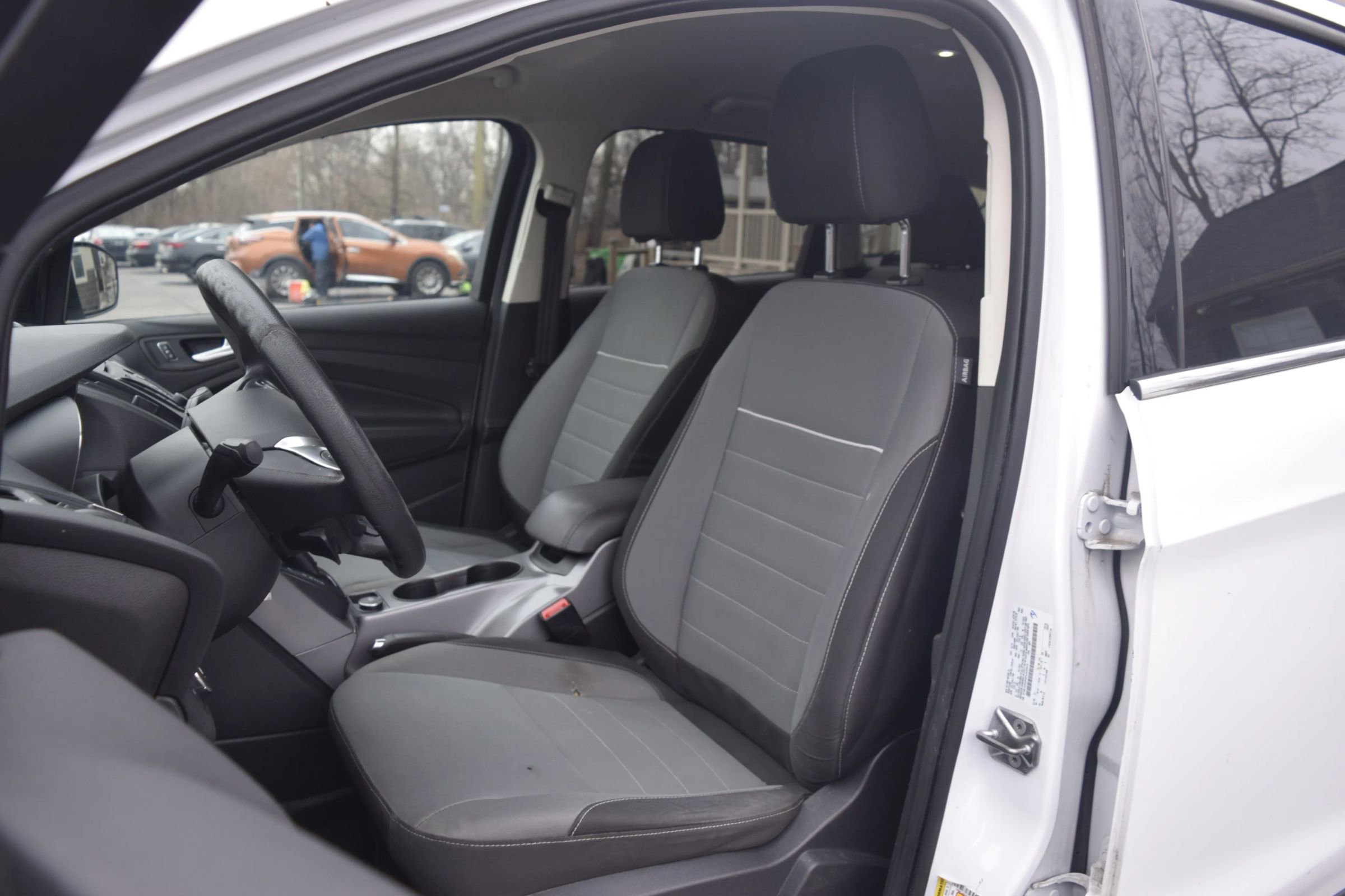 Used 2015 Ford Escape SE image 7