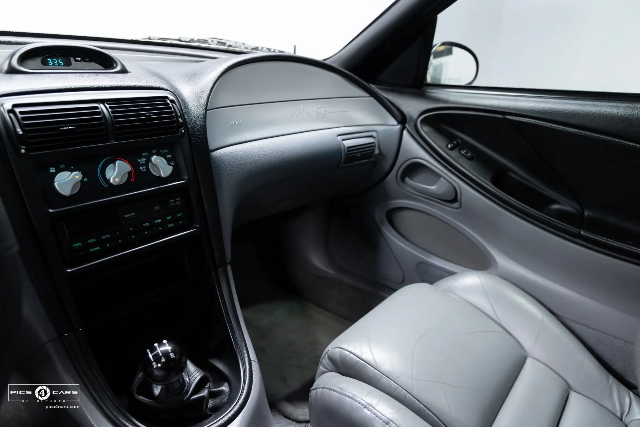 Used 1994 Ford Mustang GT RWD image 30