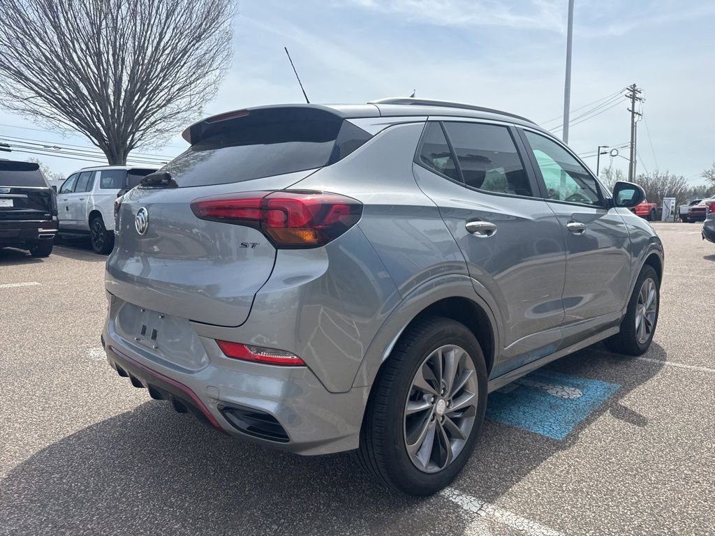 Used 2023 Buick Encore GX Select w/ Sport Touring Package image 11