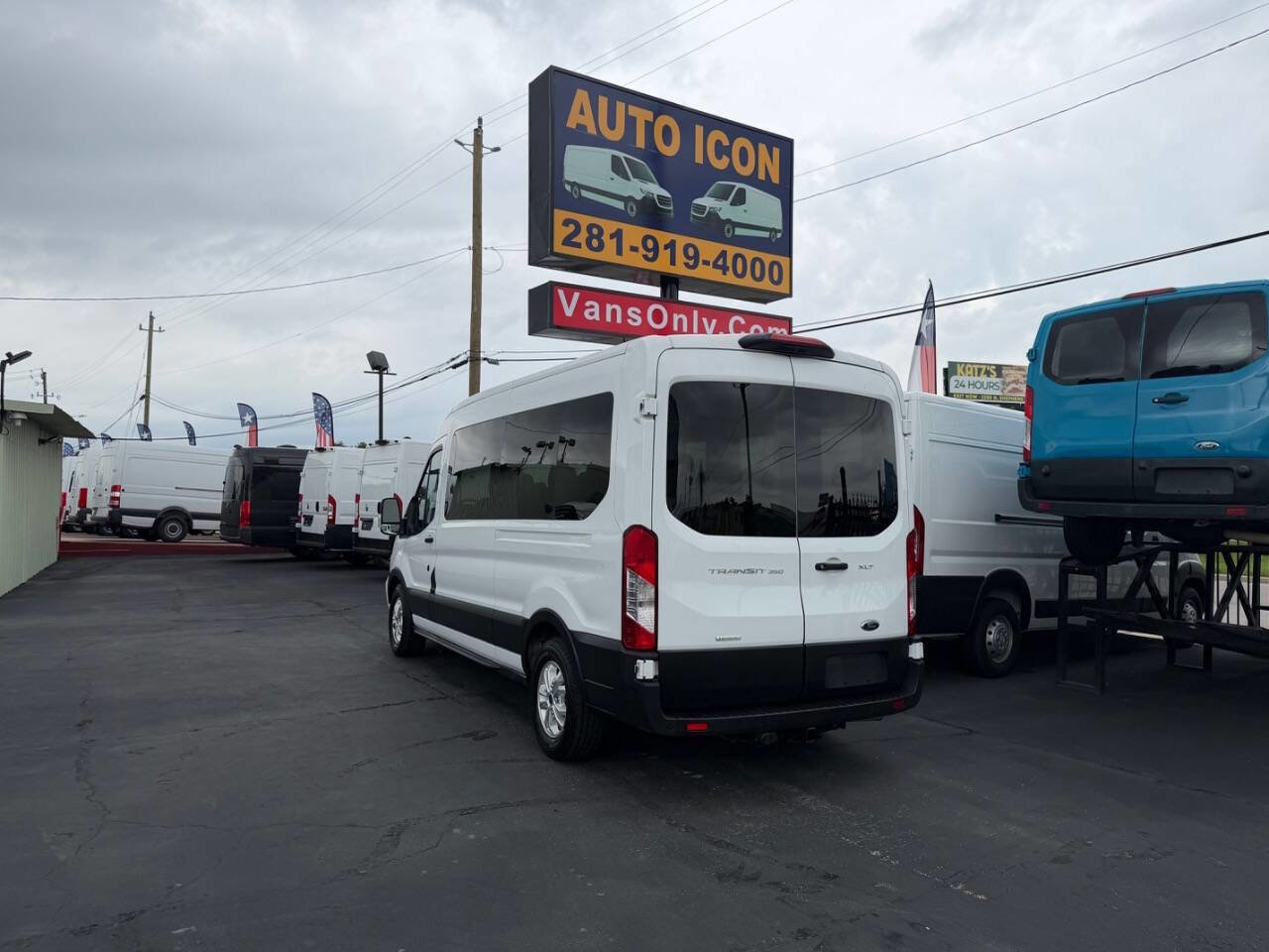 Used 2021 Ford Transit 350 XLT RWD image 8